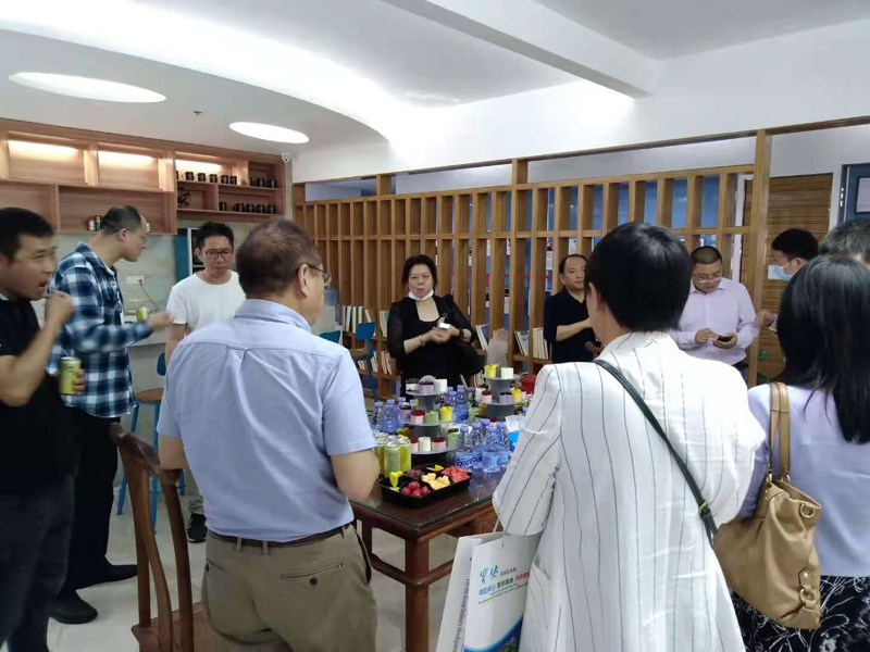 走进华南新海8.jpg 走进华南新海8.jpg