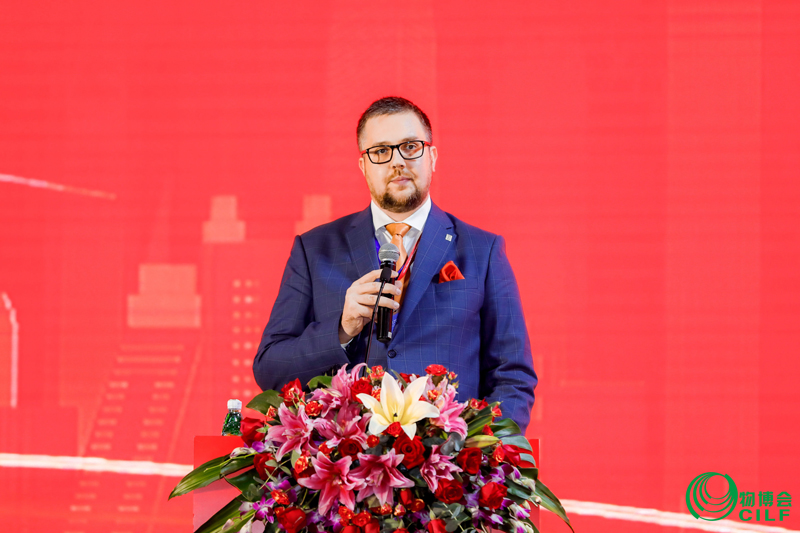 波兰格但斯克港港务局中国区首席代表史孟平发表致贺词.jpg 波兰格但斯克港港务局中国区首席代表史孟平发表致贺词.jpg