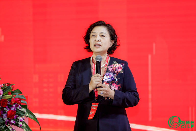 深圳市物流与供应链管理协会秘书长代表秘书处发言.jpg 深圳市物流与供应链管理协会秘书长代表秘书处发言.jpg